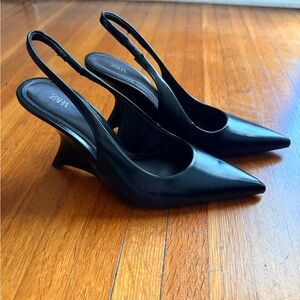 ZARA • Black Pointed Slingback Kitten Heels